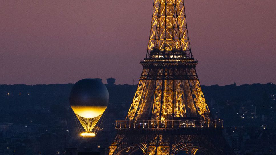 Цар футбол в епицентъра на пълен куриоз! Обирджиите от Лувъра, заловени по време на мач в Париж Цар футбол в епицентъра на пълен куриоз! Обирджиите от Лувъра, заловени по време на мач в Париж