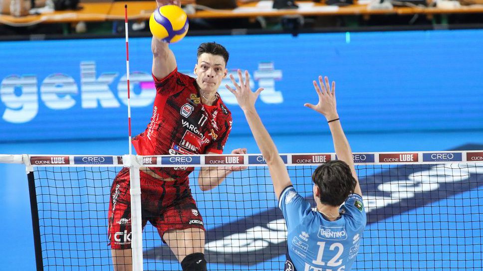 Алекс Николов отново е реализатор №1 и нападател №1 на кръга в Италия Алекс Николов отново е реализатор №1 и нападател №1 на кръга в Италия