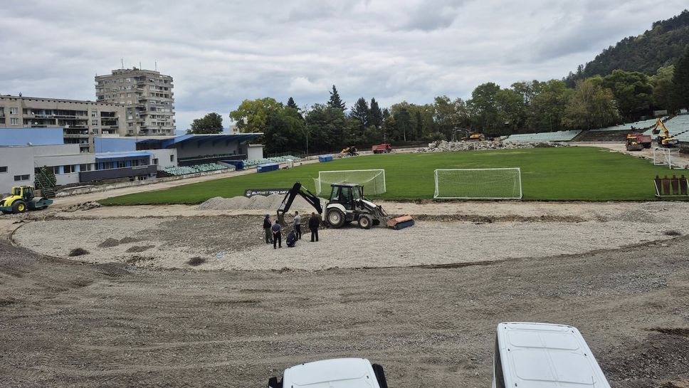 С три проекта на обща стойност 10 милиона лева ще бъде обновен стадион "Осогово" в Кюстендил С три проекта на обща стойност 10 милиона лева ще бъде обновен стадион "Осогово" в Кюстендил