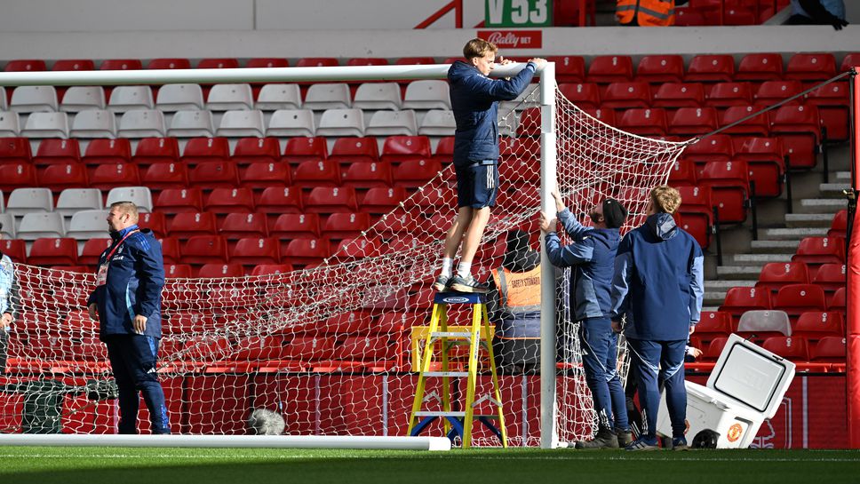 Съставите на Нотингам и Манчестър Юнайтед Съставите на Нотингам и Манчестър Юнайтед