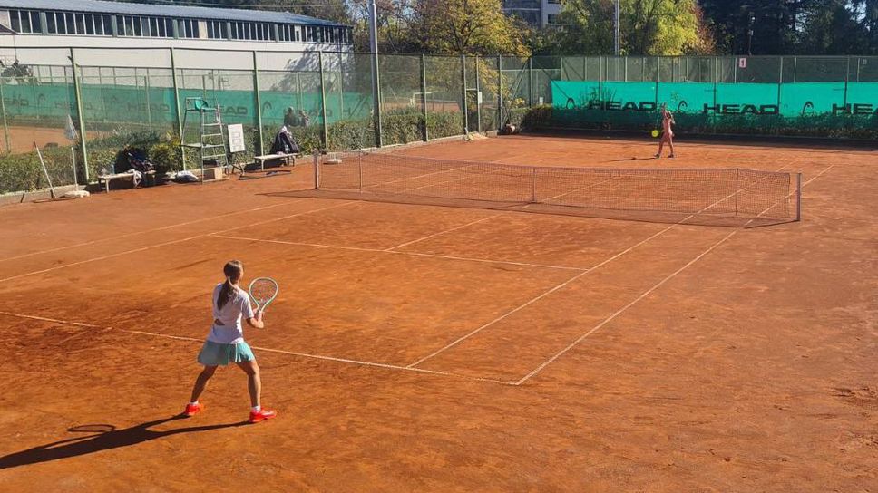 Десет българчета се класираха за четвъртфиналите на турнира от Тенис Европа в Хасково Десет българчета се класираха за четвъртфиналите на турнира от Тенис Европа в Хасково