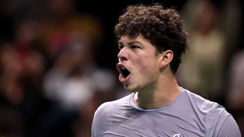 Шелтън и Де Минор се класираха за финалния турнир на ATP след победи в Париж Шелтън и Де Минор се класираха за финалния турнир на ATP след победи в Париж