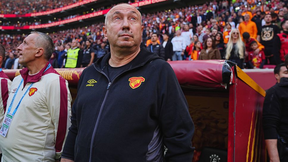 Мъри Стоилов със сериозни проблеми в защита преди съботния мач на Гьозтепе Мъри Стоилов със сериозни проблеми в защита преди съботния мач на Гьозтепе