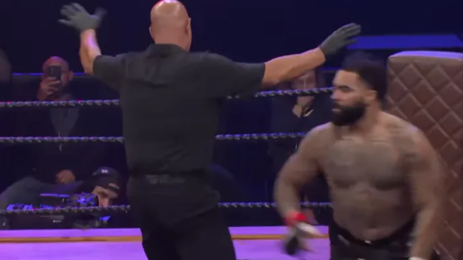 Олимпийският шампион Гейбъл Стивсън нокаутира съперник за 15 секунди Олимпийският шампион Гейбъл Стивсън нокаутира съперник за 15 секунди