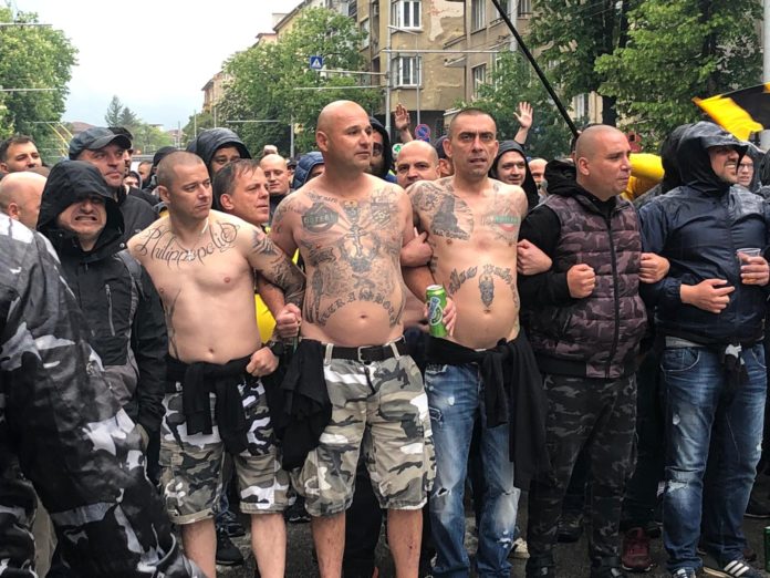 Ексклузивно ВИДЕО: Бултрас потегли към стадиона! 5-те кюшета – НДК -Националния Ексклузивно ВИДЕО: Бултрас потегли към стадиона! 5-те кюшета – НДК -Националния