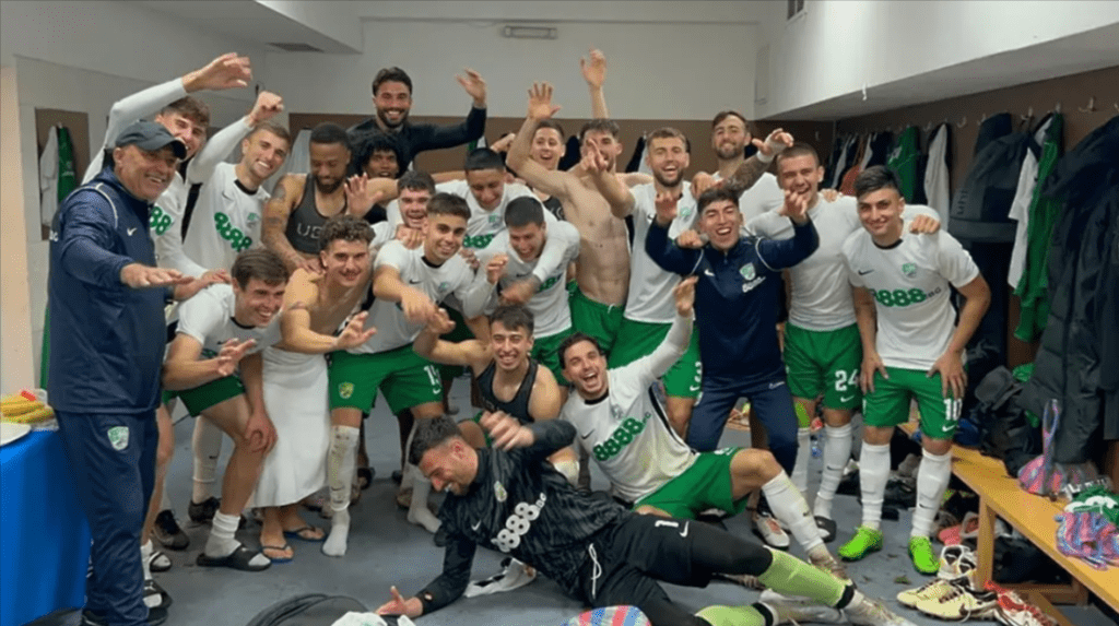 Ето как изглеждаше съблекалнята на Берое сред успеха над Левски, Football24.bg Ето как изглеждаше съблекалнята на Берое сред успеха над Левски, Football24.bg