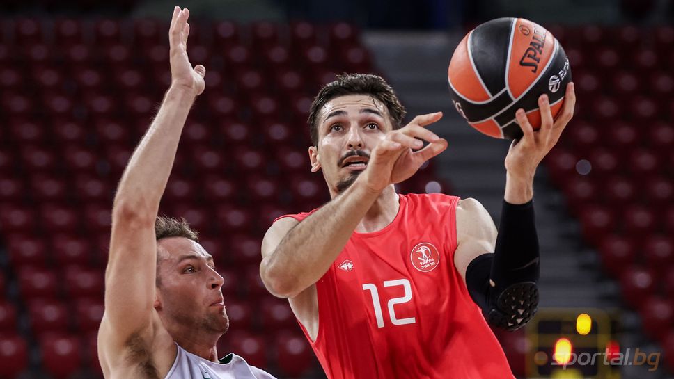 Борислав Младенов и Виена Баскет допуснаха поражение в Австрия Борислав Младенов и Виена Баскет допуснаха поражение в Австрия
