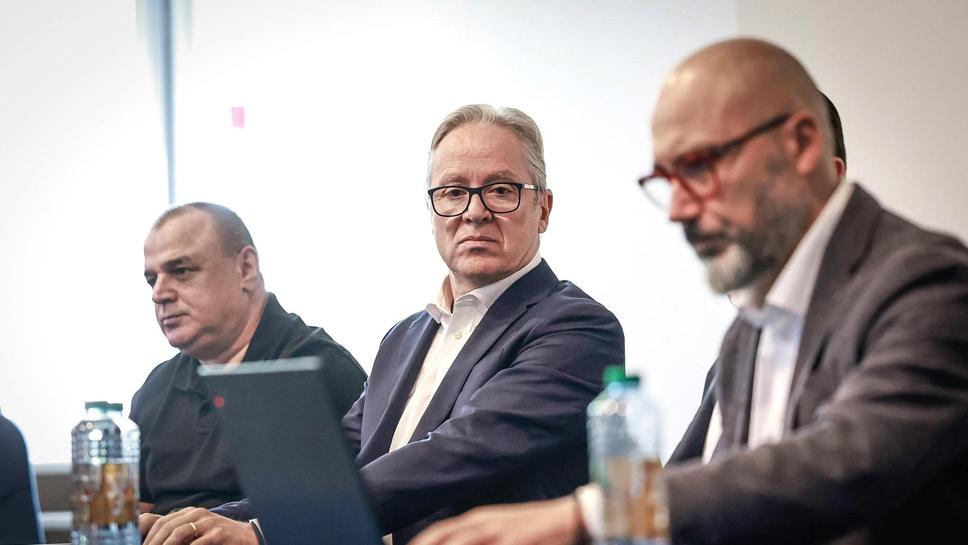 АСФБ поиска доживотно изваждане от футбола на вратаря, нападнал съдия