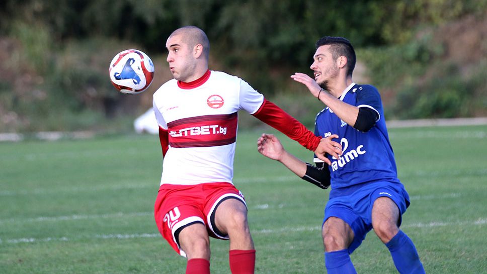 Хикс и четири червени картона в Полски Тръмбеш