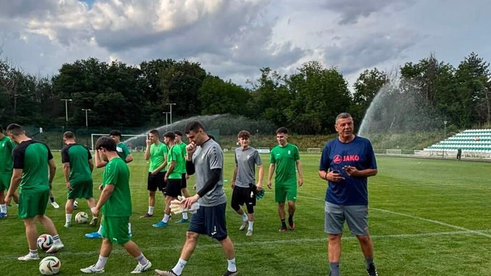 Чужденец дойде в Бенковски