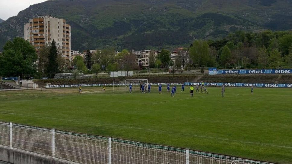 Левски (Карлово) срази Загорец