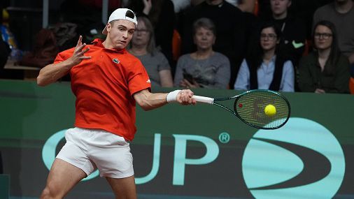 Историческа победа и първи четвъртфинал за Александър Василев на "Чалънджър"