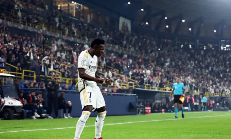 НА ЖИВО С КАРТИНА: Реал с четвърти гол срещу Барса, Винисиус влезе в историята