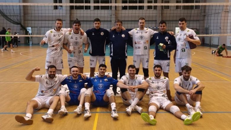 Левски (Карлово) и Айтос ще се борят за промоция във Висшата лига