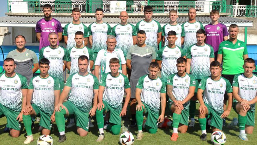 Бенковски с категоричен успех