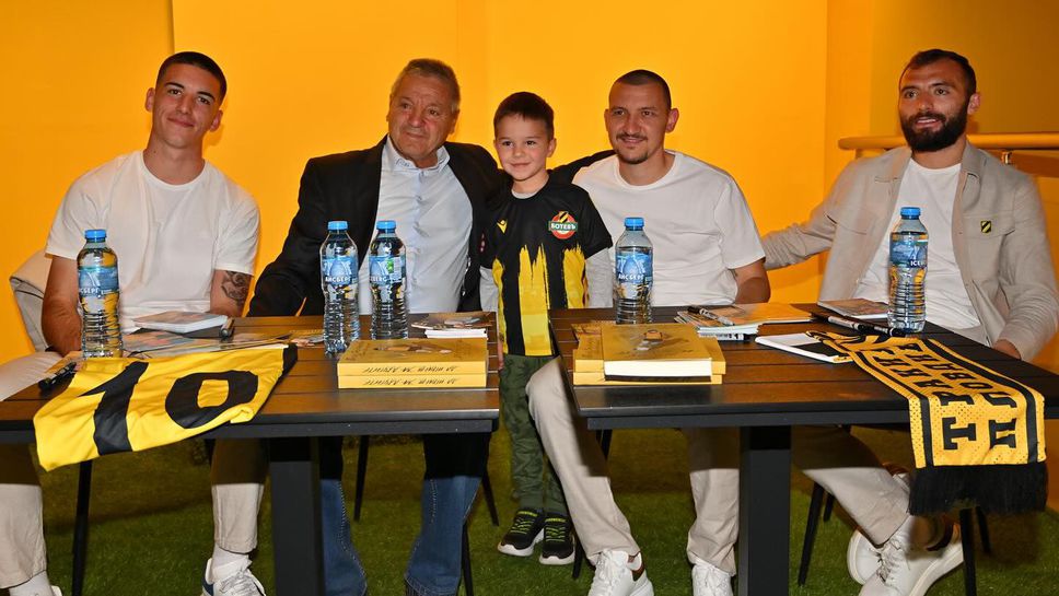 Огромен интерес към книгата на Петър Зехтински на "Колежа"