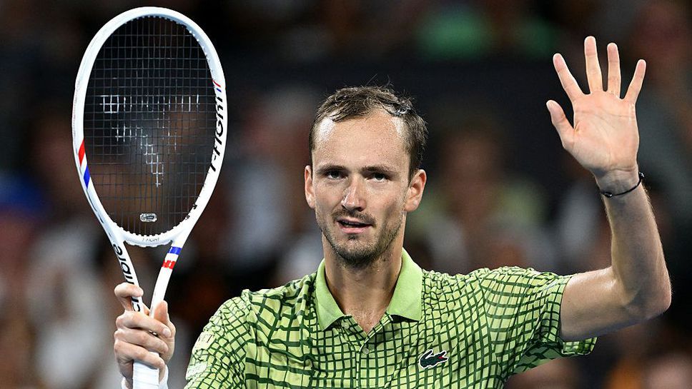 Даниил Медведев и Феликс Оже-Алиасим ще играят един срещу друг на полуфиналите в Дубай