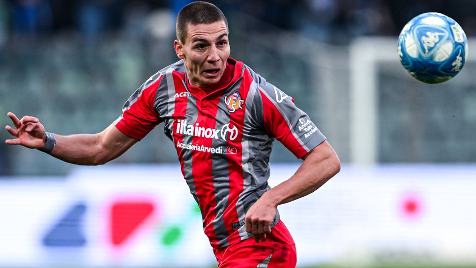 Блестящи Антов и компания са на два мача от Серия "А" след категорична победа