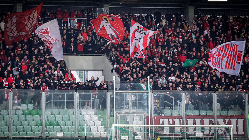 Задържаха привърженици на ЦСКА - единият счупил бутилка в главата на фен на Лудогорец