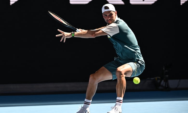 НА ЖИВО С КАРТИНА: Гришо срхуска Кокинакис в първия сет, гази и във втория