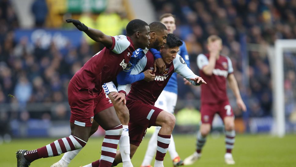 Уест Хам удължи агонията на Евертън