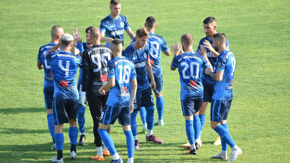 Черноморец (Бургас) проведе учебна игра