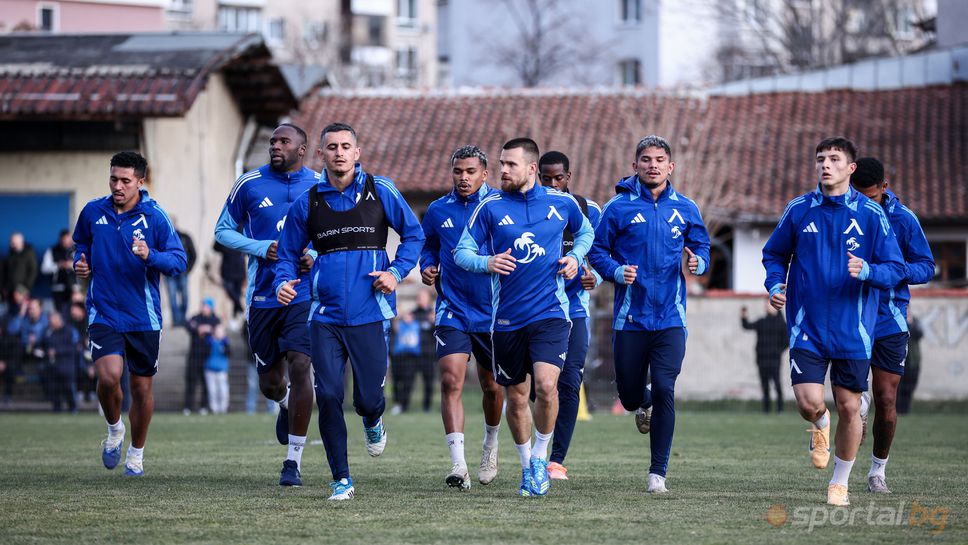 Левски стартира подготовката си за мача с ЦСКА 1948, двама отсъстват