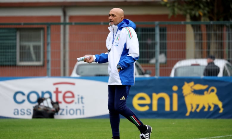 Лучано Спалети избира между 30 играчи за Европейското