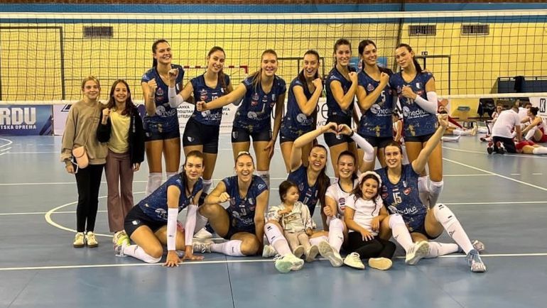 Силна Дарина Нанева с 12 точки (6 блока), Йединство разгроми Цървена звезда в Сърбия