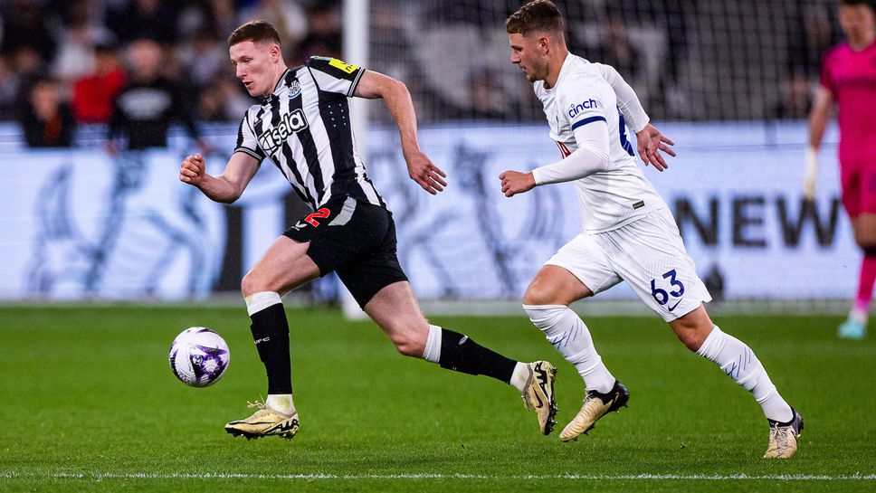 Нюкасъл договори две продажби, за да влезе във финансовите рамки