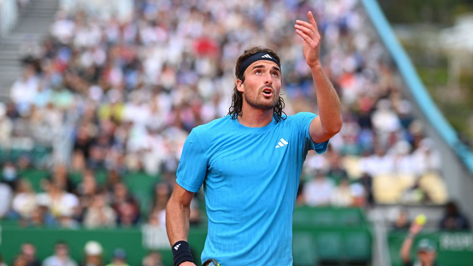 Циципас свиква с новата си реалност в долната половина на топ 100