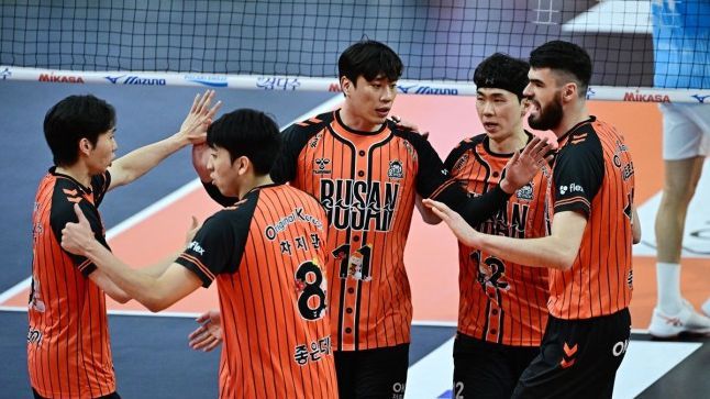 Димитър Димитров и Бусан завършиха с победа в Република Корея