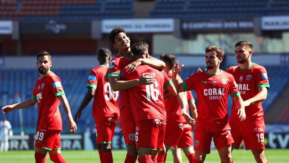 Боруков и компания запазиха шансове за директна промоция