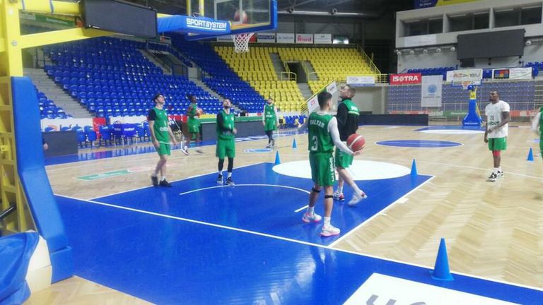 Балкан пристигна и се отправи към залата в Опава