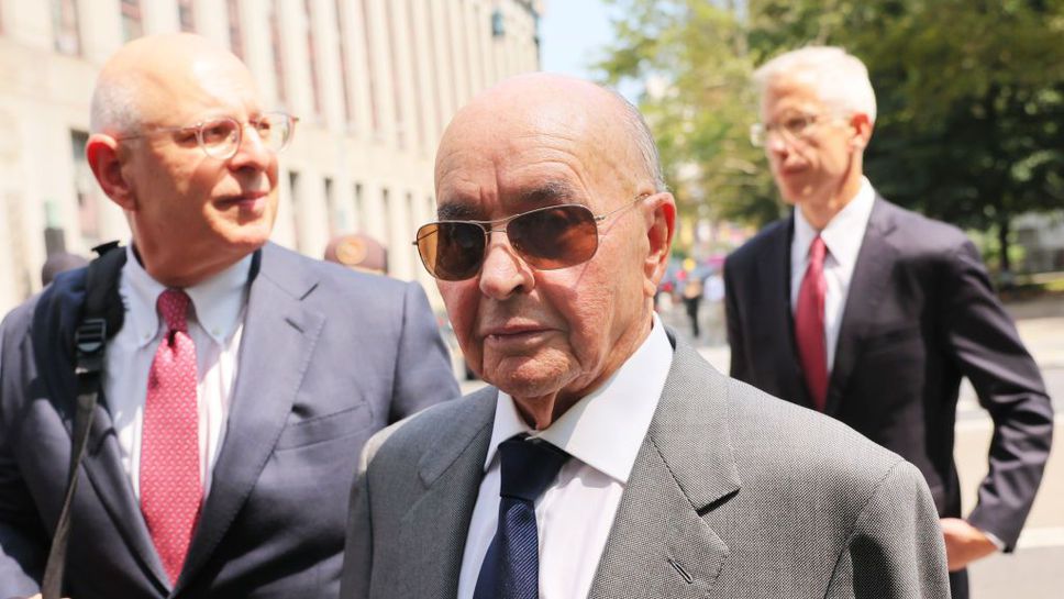 Доналд Тръмп помилва дългогодишен шеф на Тотнъм