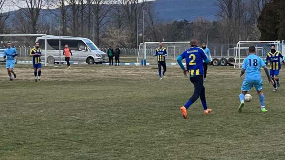 Отлагат осем мача от Трета лига
