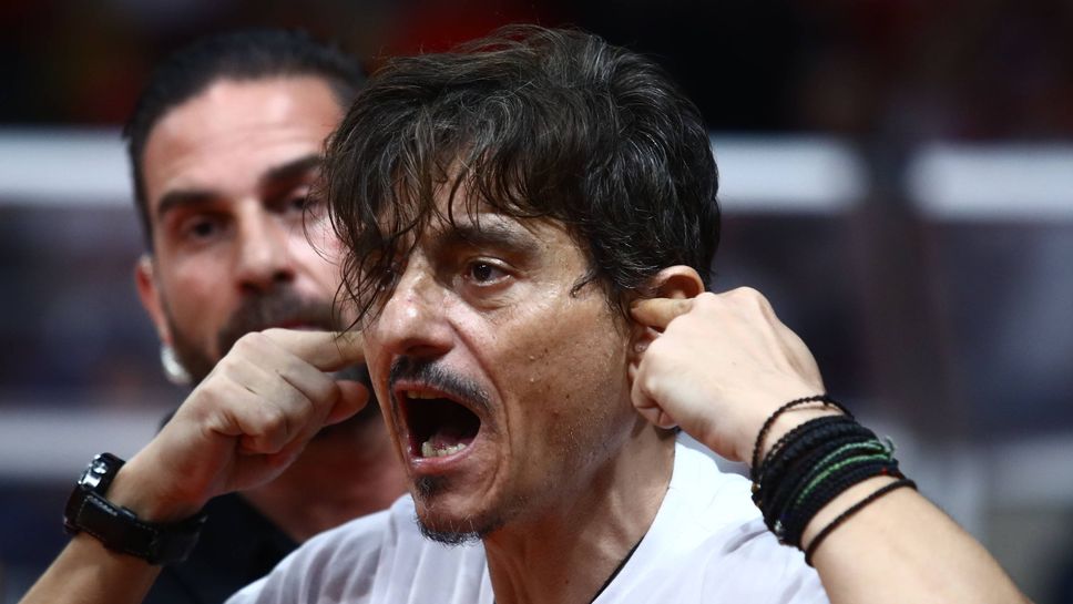 Колоритният президент на Панатинайкос идва в София за мача с Апоел?