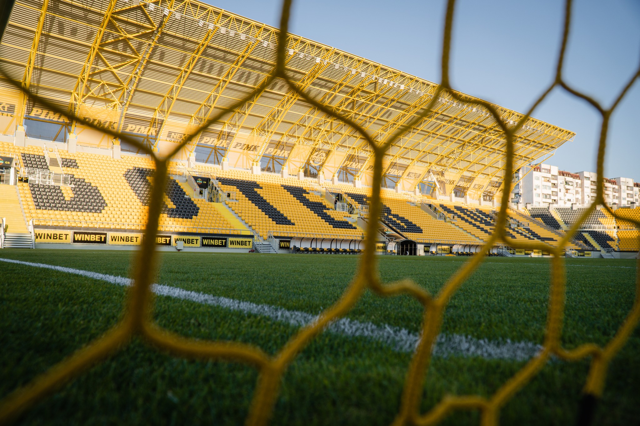 Фенове на Ботев поискаха от кмета да задвижи нещата по „Колежа“