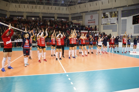 Китипова и Каракашева на финал за Купата на ЦЕВ