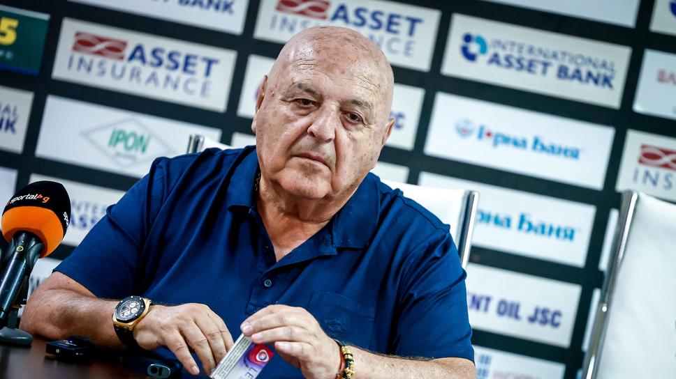 Стефанов: Никого не съм крал, той да не е мебел - момчетата искат при чичо Венци, а кучетата нека си лаят!