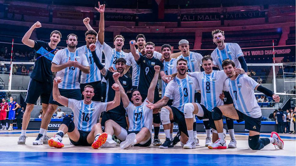 Аржентина с Лучано Де Чеко във VNL