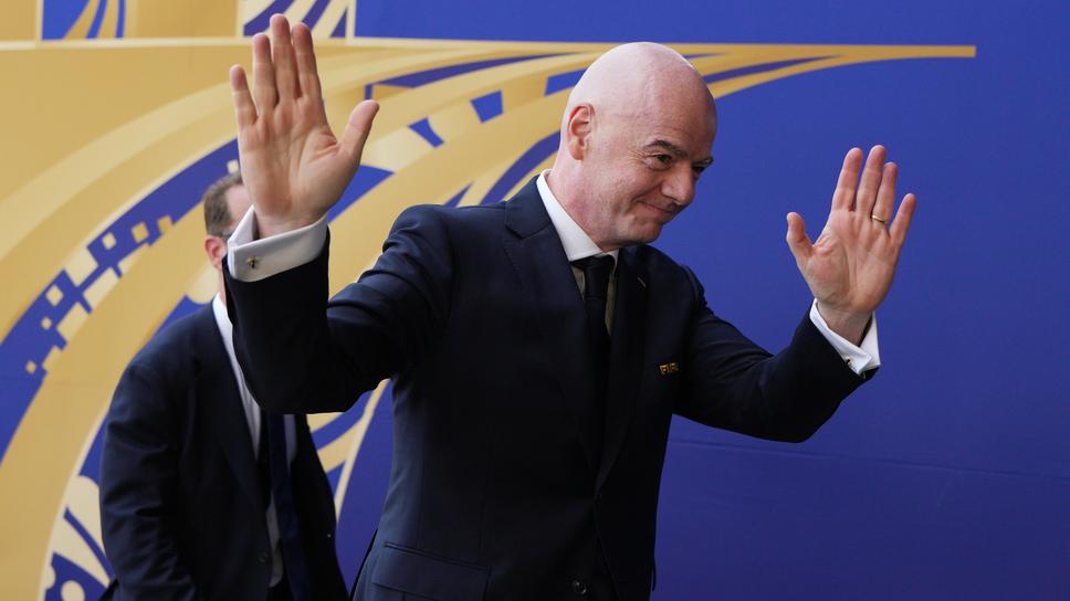 Какво следва за ФИФА и какви процедури могат да се задействат срещу притиснатия до стената Инфантино?