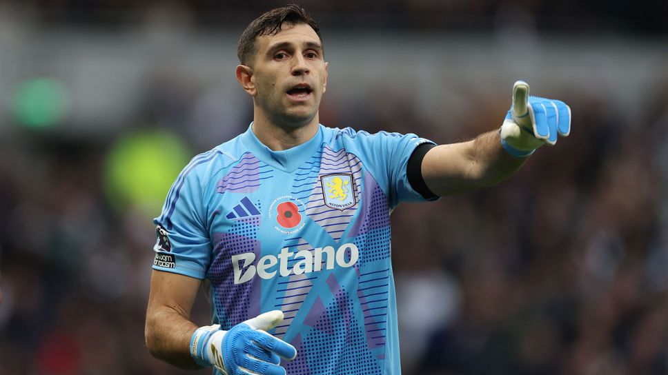 Емилиано Мартинес вече не е втори капитан на Астън Вила