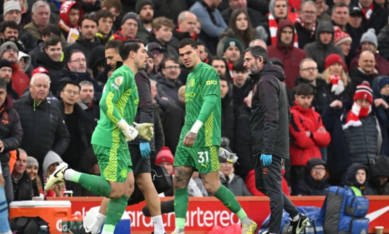 Вратарят на Ман Сити аут за месец