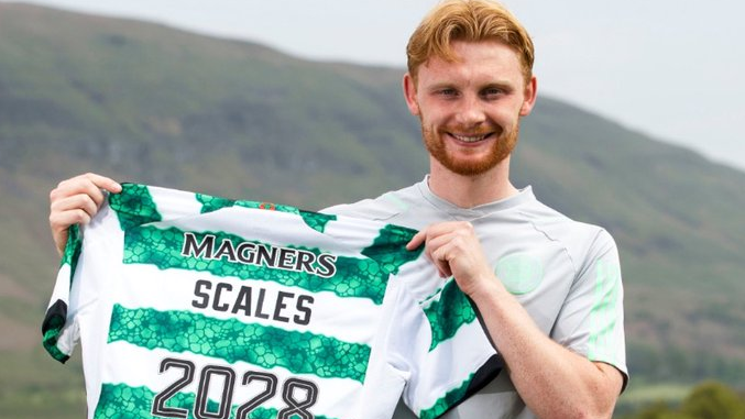 Защитник удължи договора си със Селтик