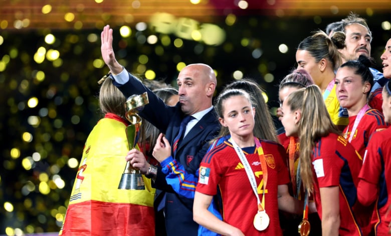 Скандален футболен бос: Сексуалният насилник не задава въпроси