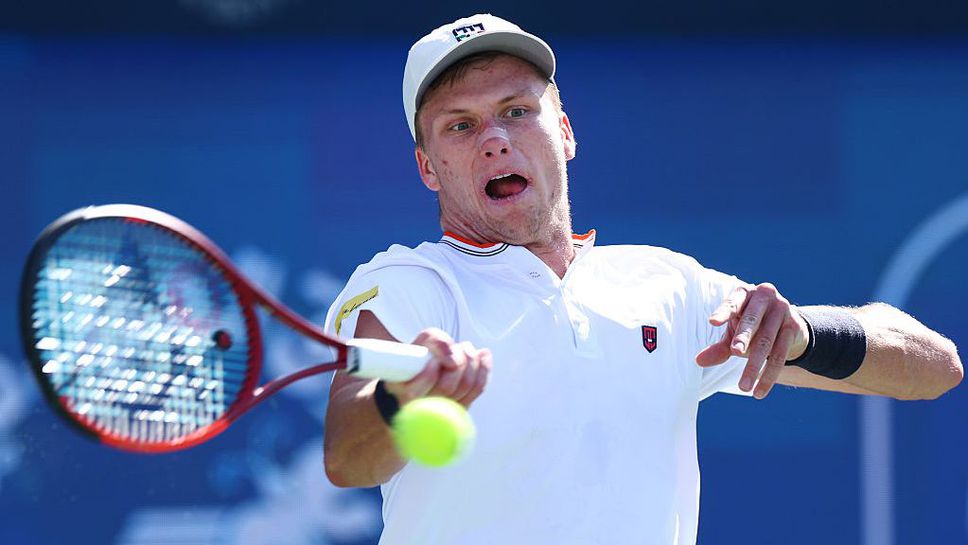 Миналогодишният шампион отпадна още на старта в Хюстън