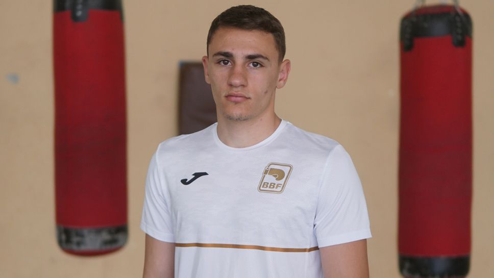 Викторио Илиев стартира с победа в Будапеща