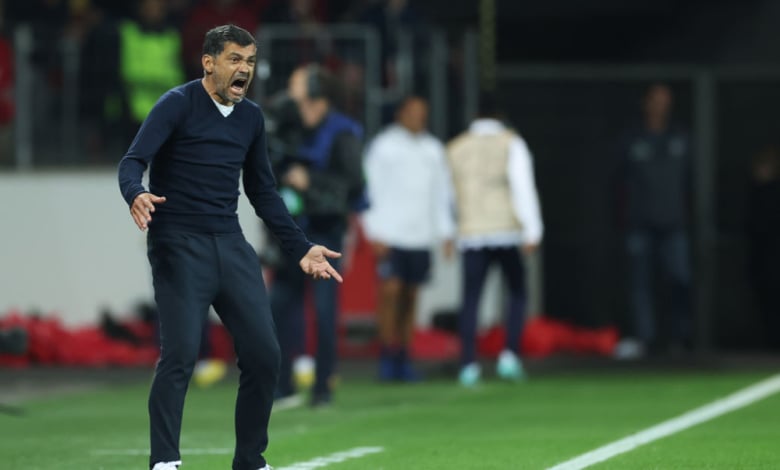 Скандал! Известен треньор скочи да бие съдия, плаши със смърт