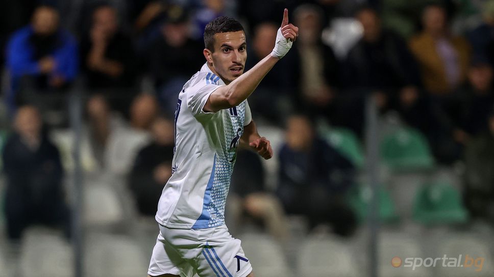 Трио в Левски "виси" с картони